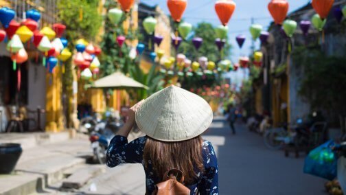 Retour des touristes internationaux au Vietnam