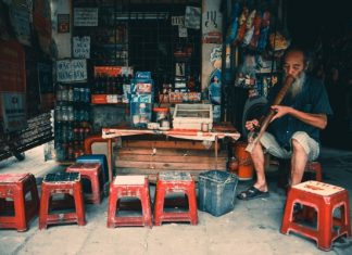 Boire du thé vert glacé – Tradition du Vietnam boisson de base au Vietnam