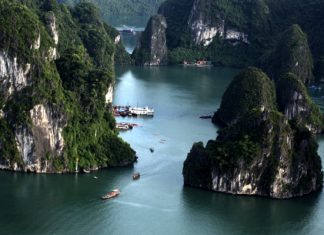 Baie Halong loin de la foule Baie Halong loin de la foule