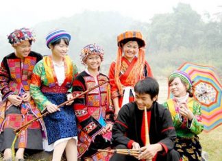 Marché d’amour Khau Vai unique une fois par an au Nord Vietnam marché d'amour Khau Vai