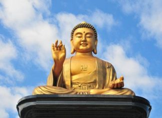 Pourquoi les Bouddhas ont-ils les oreilles longues ? Svastika dans le bouddhisme