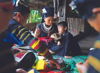 À la rencontre d’un peuple oublié : les Lolo Noirs du Nord Vietnam Lolo noirs au Vietnam