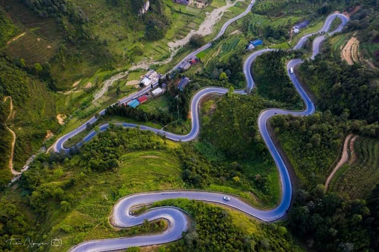 Routes de montagne au vietnam : Pourquoi choisir un chauffeur local pour les routes de montagne au Vietnam ?