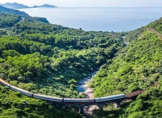 Le train du patrimoine Hue – Da Nang : un voyage entre mer, montagnes et histoire train du patrimoine Hue Da Nang