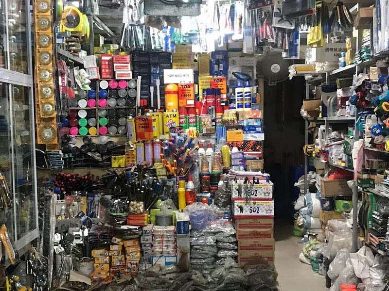 adaptateurs électriques au Vietnam