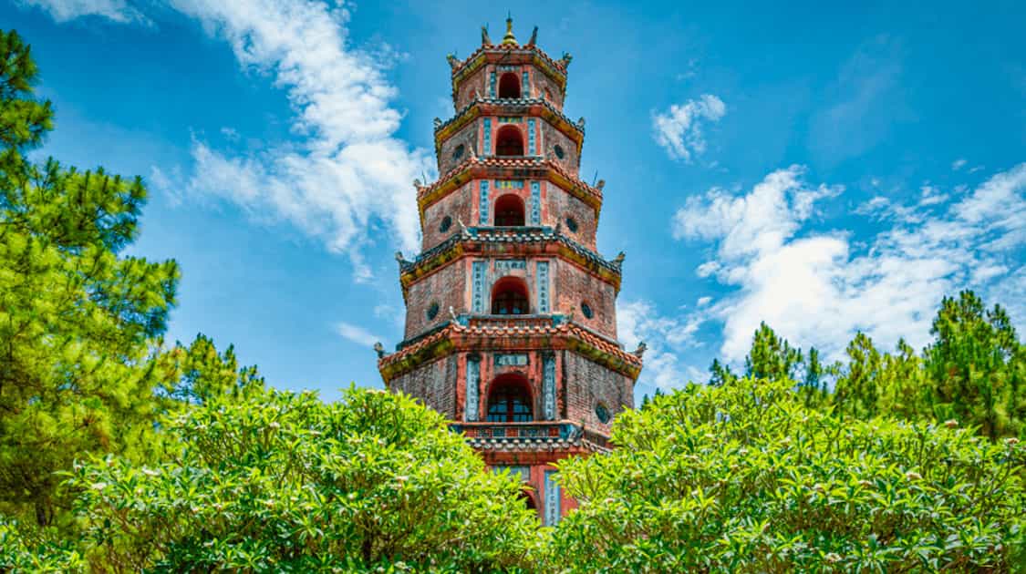 Pagode de la Dame Céleste Thien Mu à Hue / Site emblématique de Hue au Vietnam