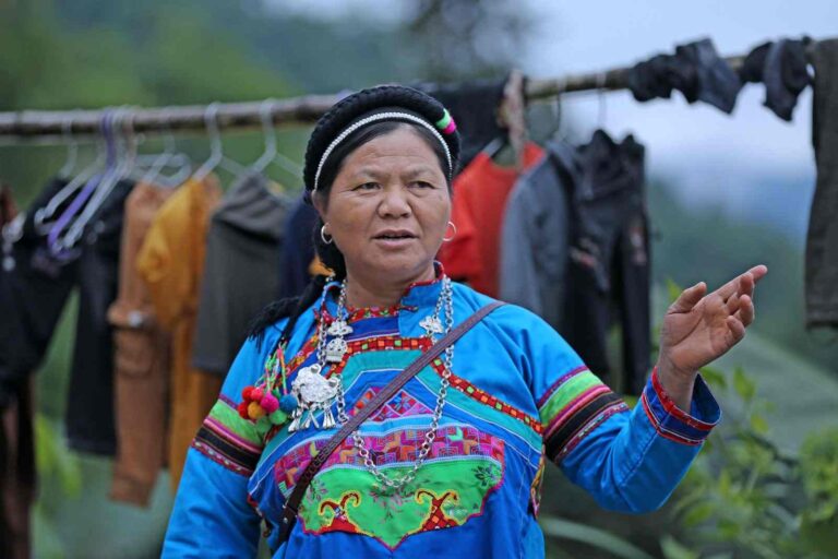 Ethnie Phù Lá au Vietnam : Histoire, Artisanat et Traditions