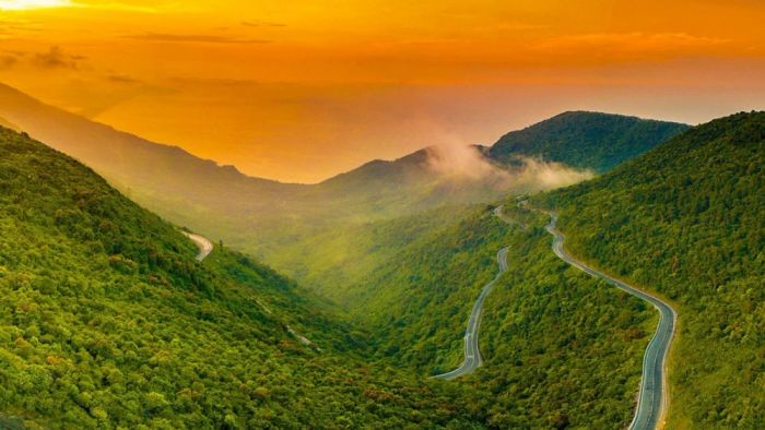 Col des Nuages au Vietnam : Guide complet / Traversée, Paysages et Conseils